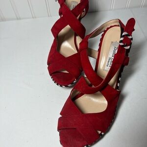 Vero Cuoio Red Sandals with Ruffle Details